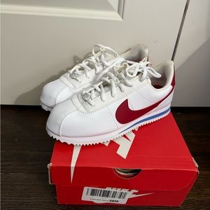 Never Worn Nike Sneakers